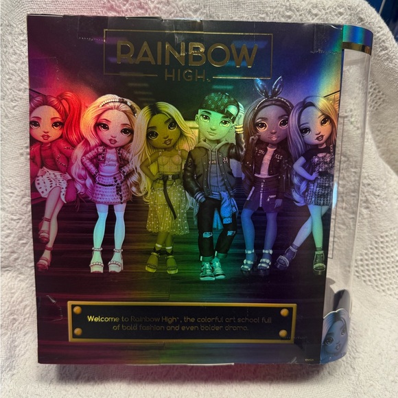 NIB Rainbow High Series 2 Bella Parker Doll - Picture 2 of 8